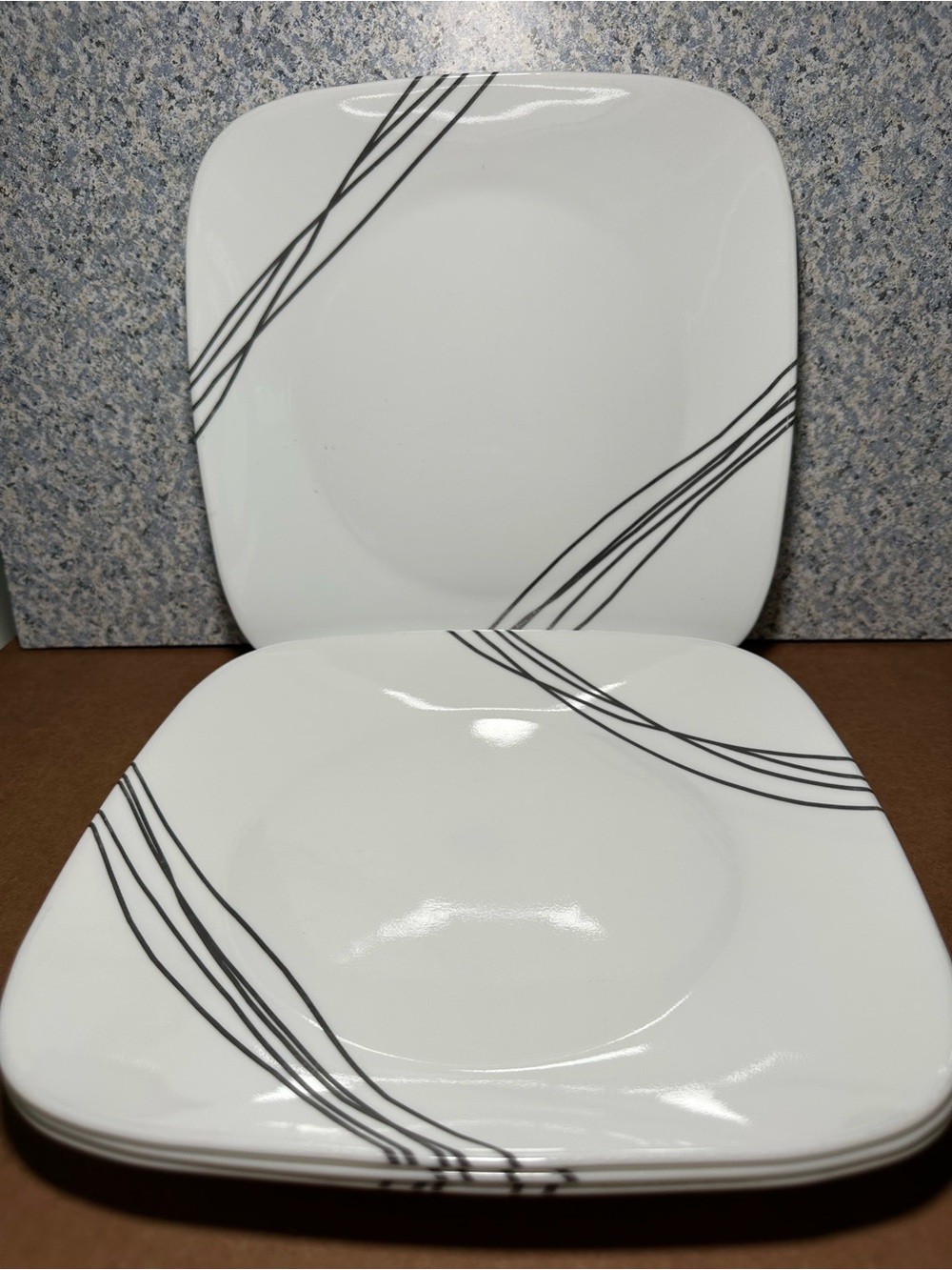 Corelle Simple Lines Square Dinner Plates Set of 4-Excellent Preloved Condition